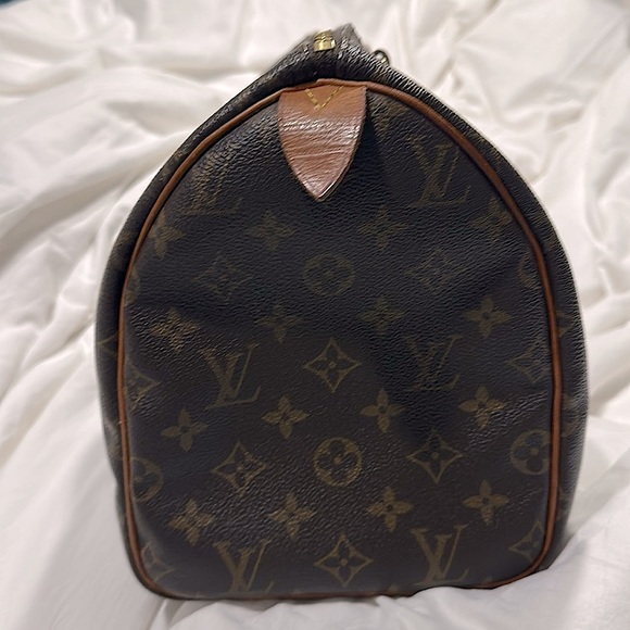 Authentic Louis Vuitton Speedy 30 Bag - Picture 3 of 9
